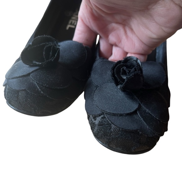 CHANEL PUMPS BROCADE 2005 PRE FALL COLLECTION TEXTURED RETRO GLAM FLORAL DETAIL - Picture 9 of 12